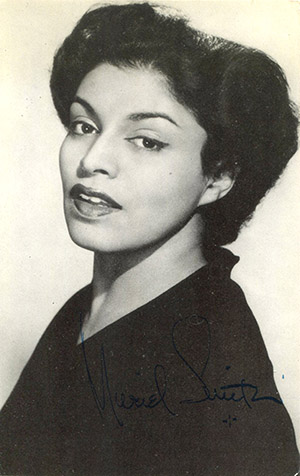 muriel smith_photo autograph WEB